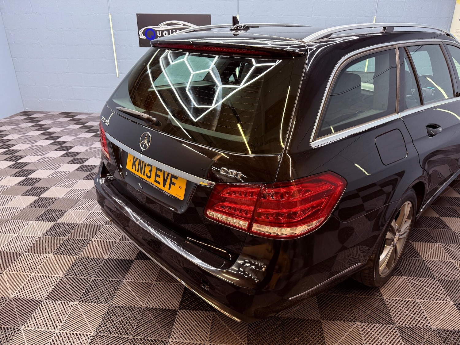 Used Mercedes-Benz E Class 2013 for sale - 76742834: Photo 39