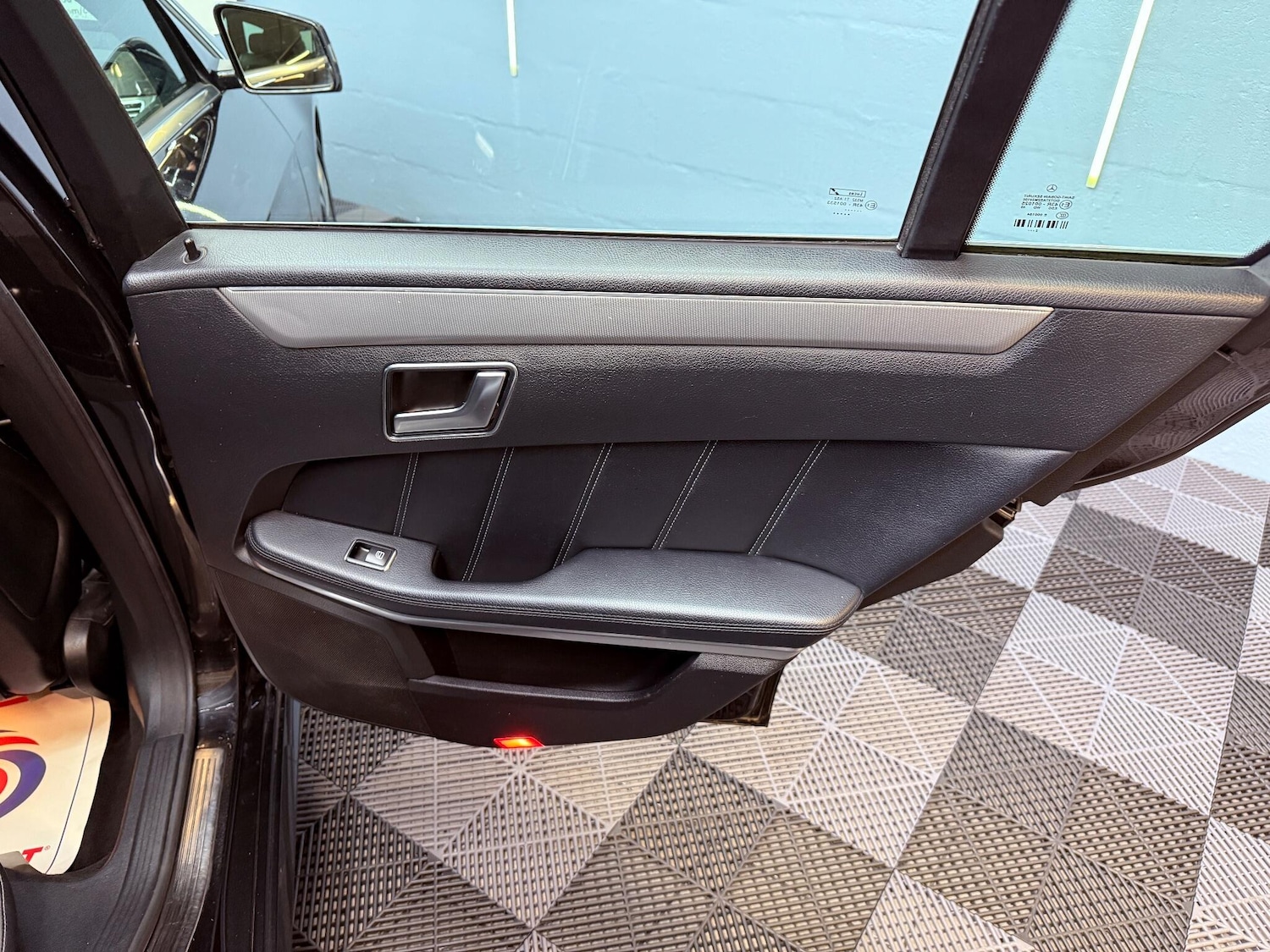 Used Mercedes-Benz E Class 2013 for sale - 76742834: Photo 41