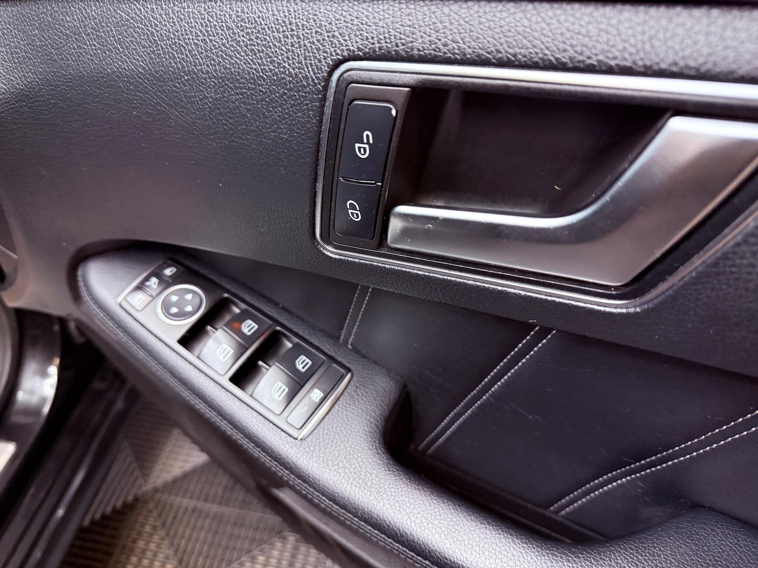 Used Mercedes-Benz E Class 2013 for sale - 76742834: Photo 46