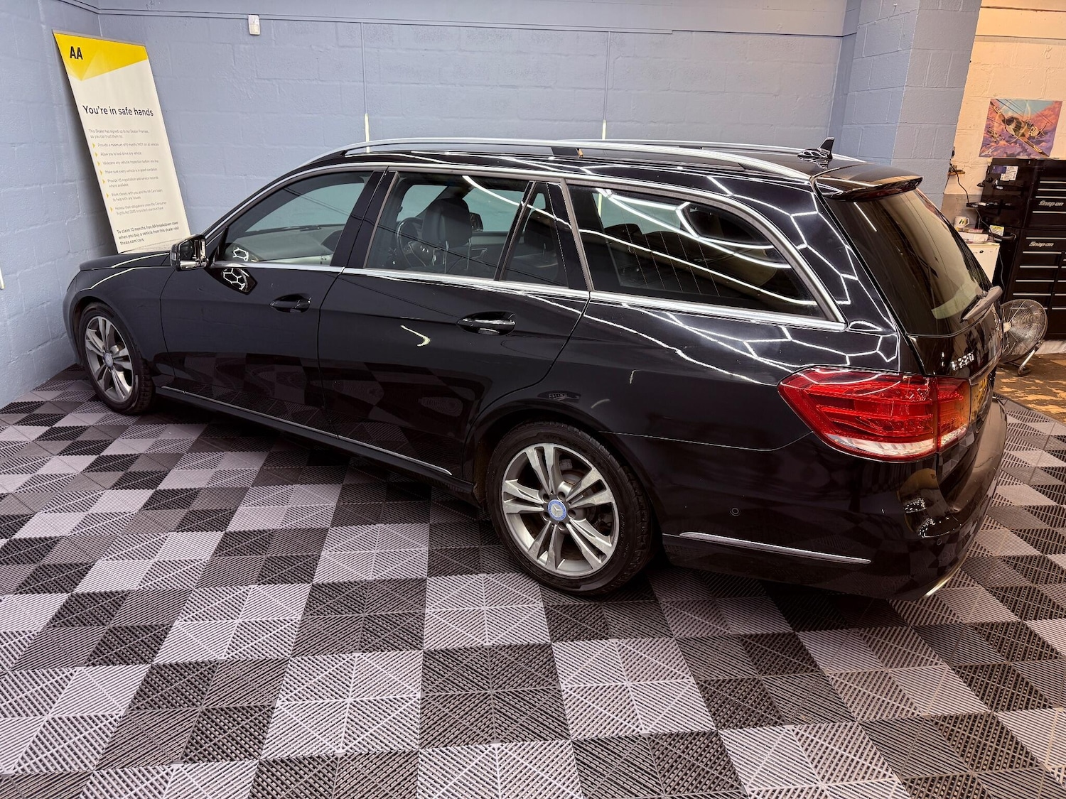 Used Mercedes-Benz E Class 2013 for sale - 76742834: Photo 54