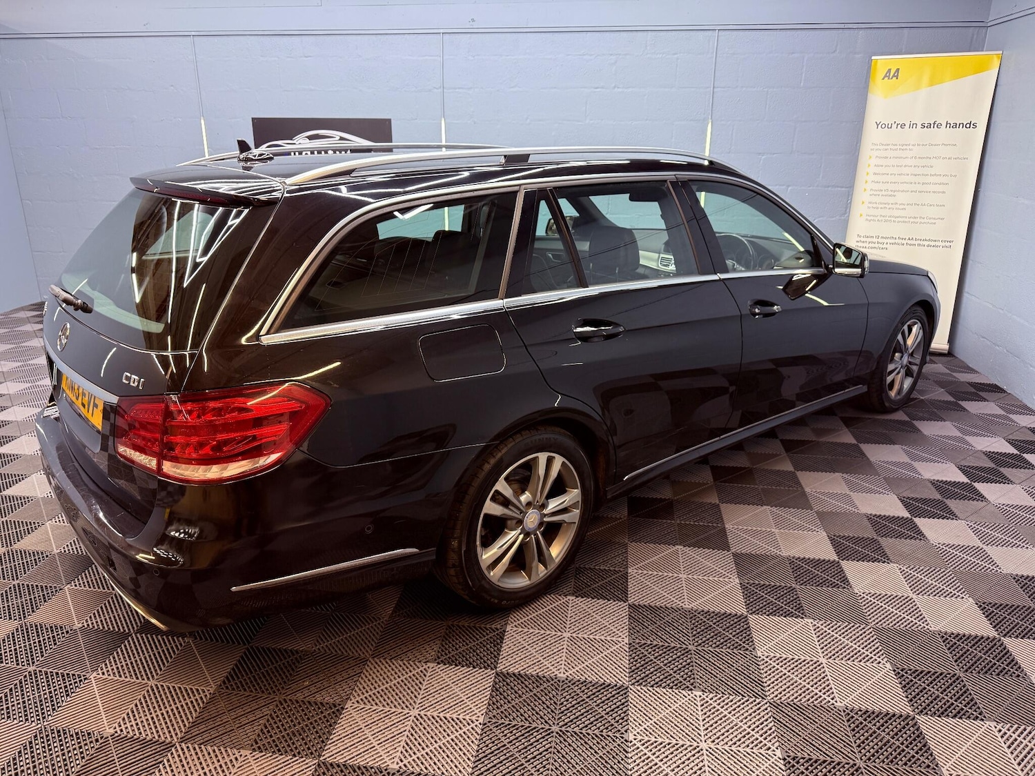 Used Mercedes-Benz E Class 2013 for sale - 76742834: Photo 55