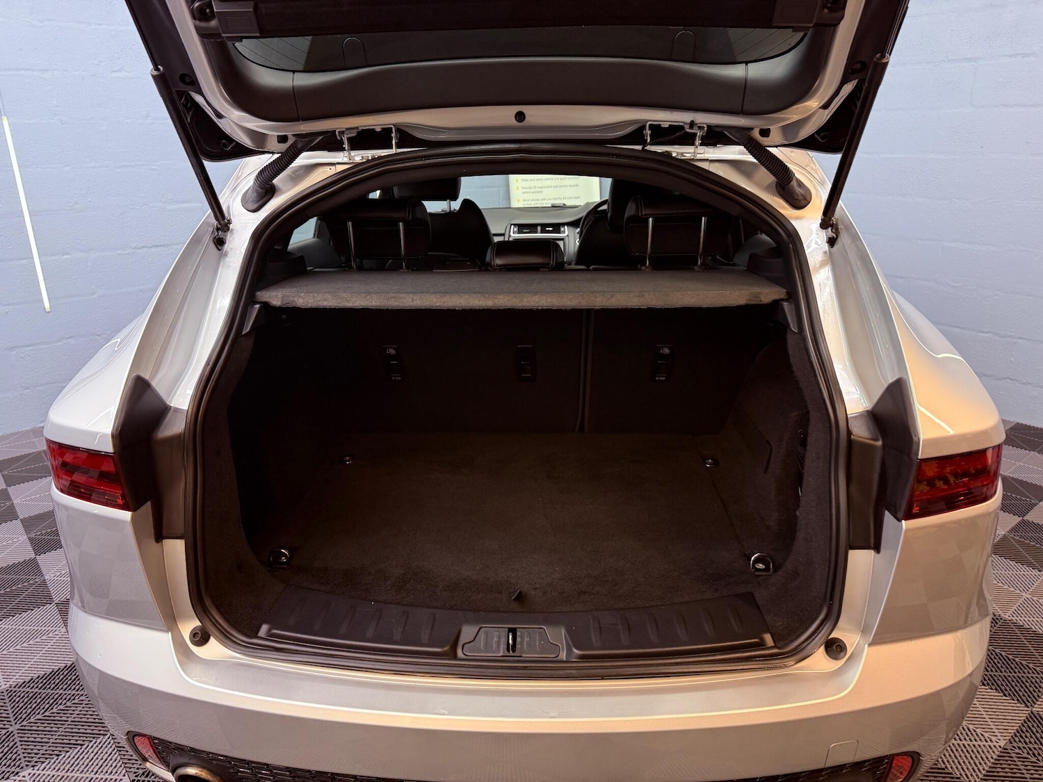 Used Jaguar E-Pace 2019 for sale - 77612544: Photo 39