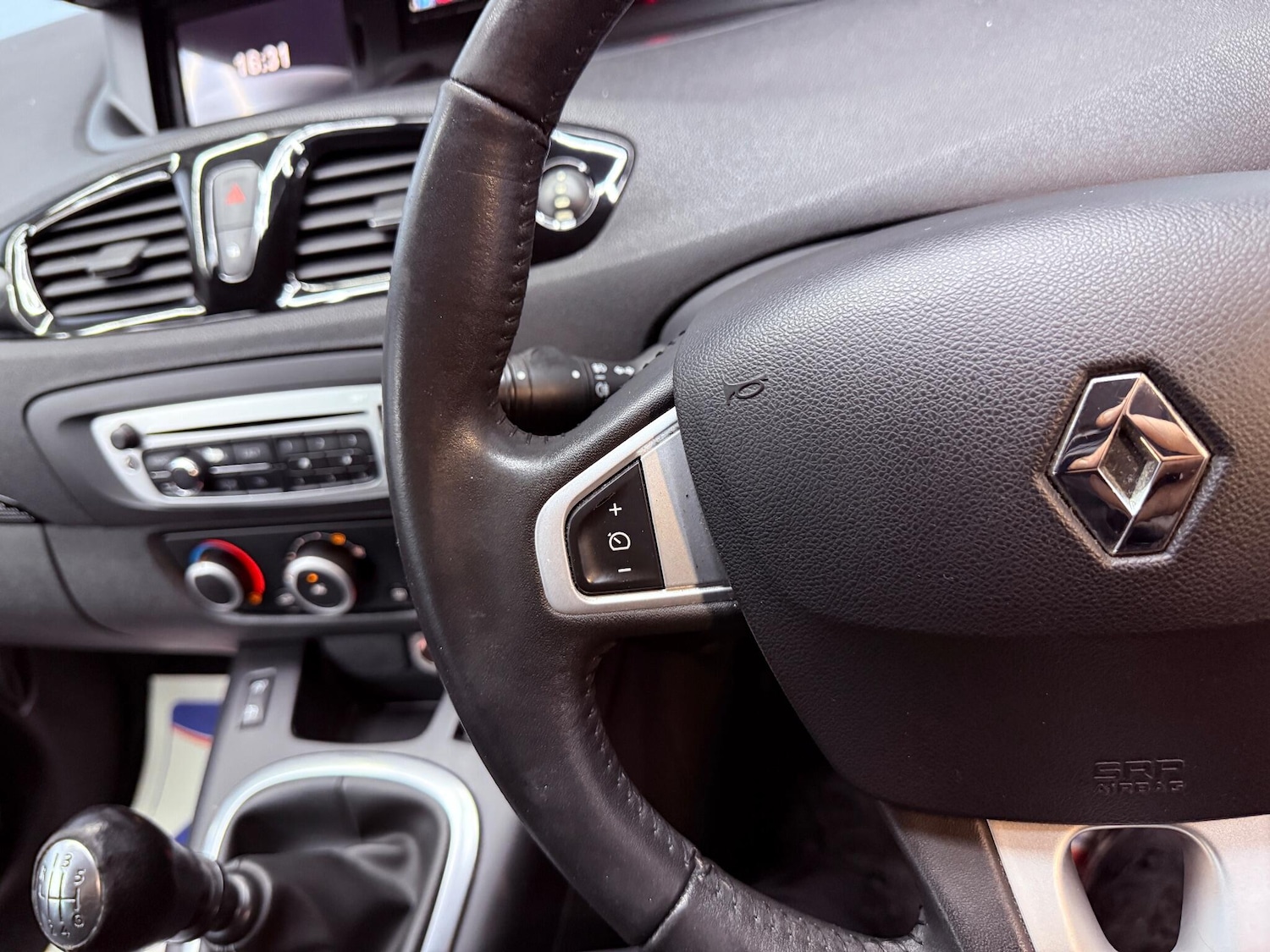 Used Renault Grand Scenic 2012 for sale - 76832151: Photo 14