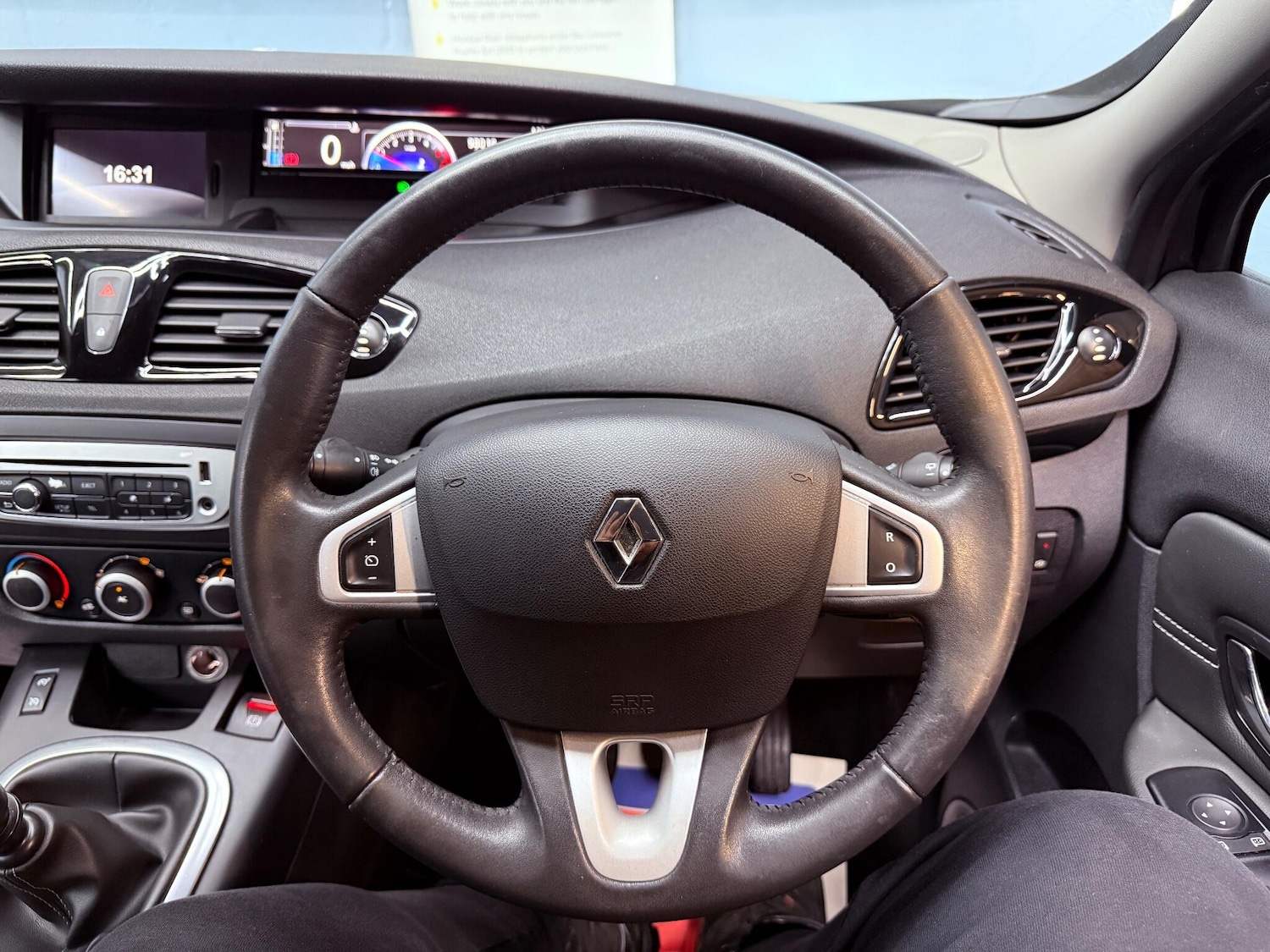 Used Renault Grand Scenic 2012 for sale - 76832151: Photo 15