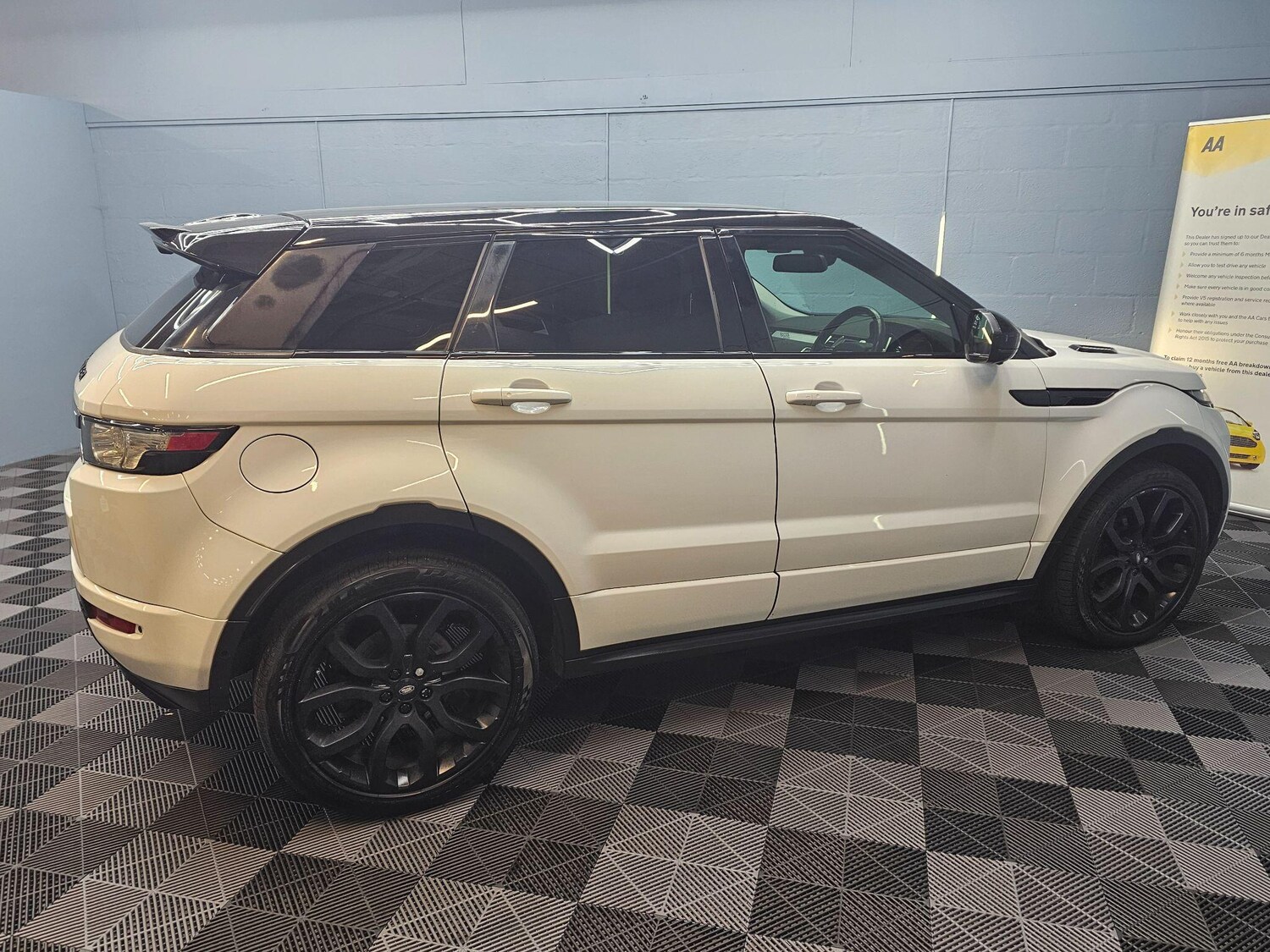 Used Land Rover Range Rover Evoque 2015 for sale - 77455529: Photo 13