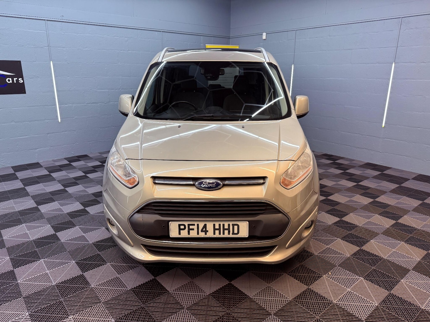 Used Ford Grand Tourneo Connect 2014 for sale - 76997506: Photo 3