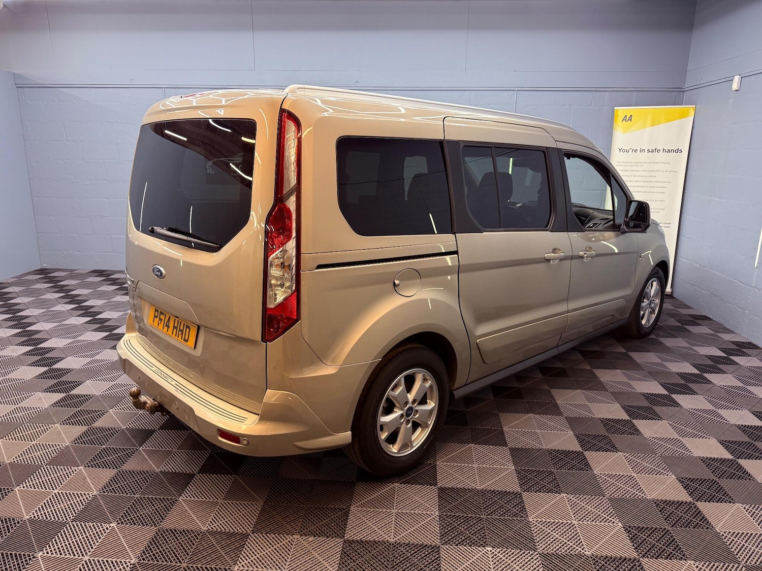 Used Ford Grand Tourneo Connect 2014 for sale - 76997506: Photo 9