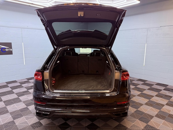 Used Audi Q8 for sale - 76227142: Photo 11
