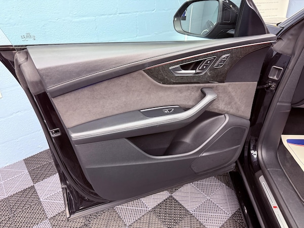 Used Audi Q8 for sale - 76227142: Photo 33