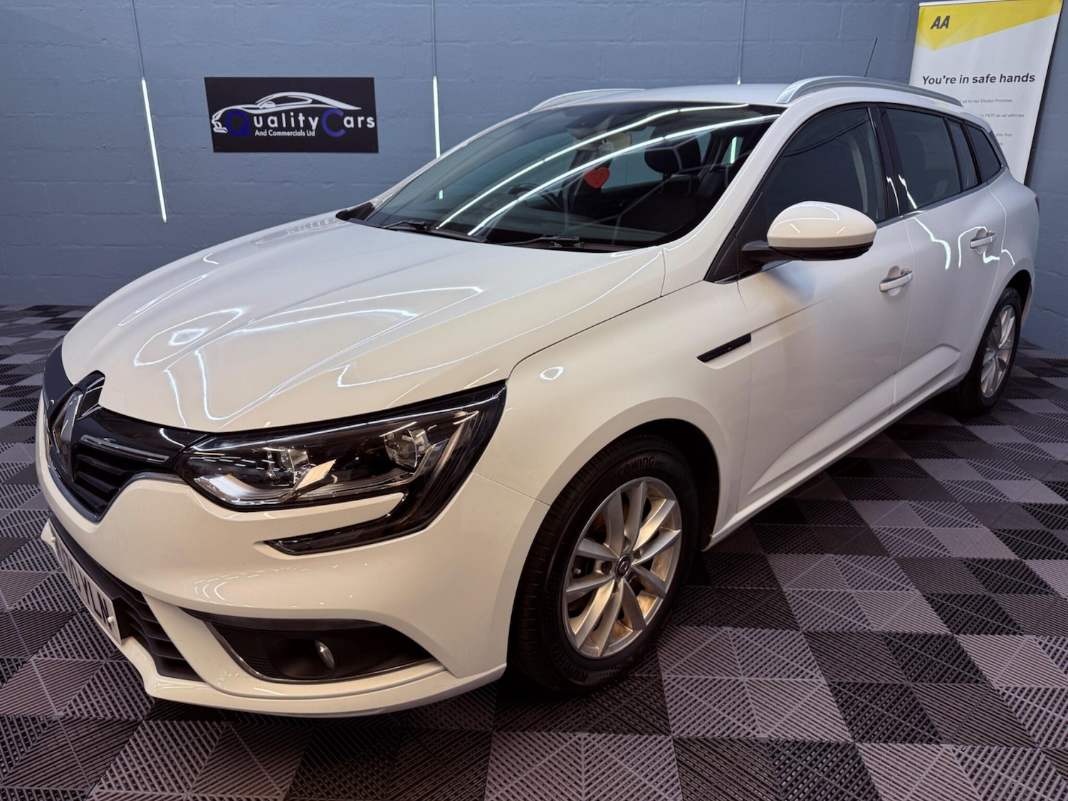 Used Renault Megane 2020 for sale - 76573475: Photo 6