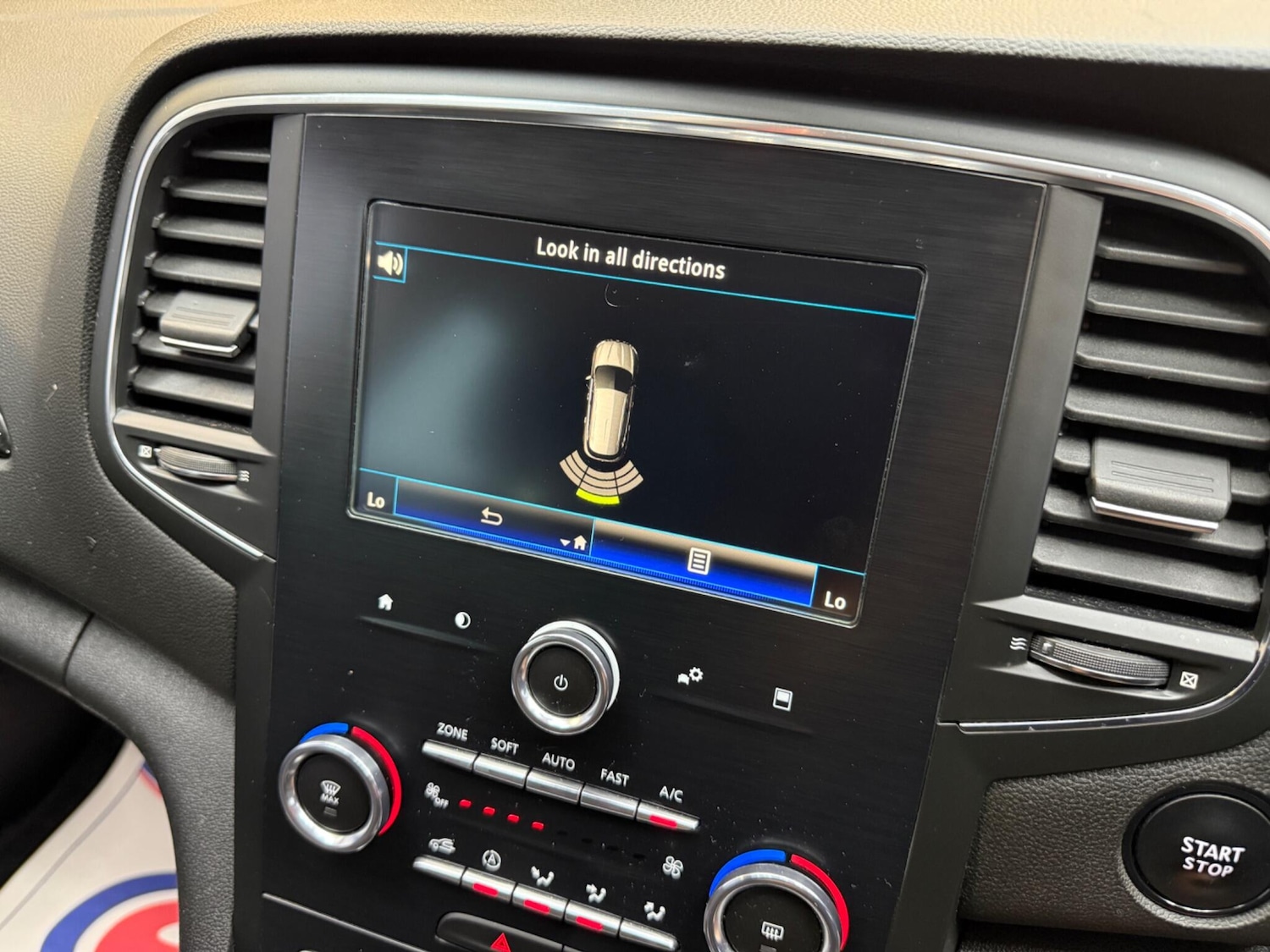 Used Renault Megane 2020 for sale - 76573475: Photo 8