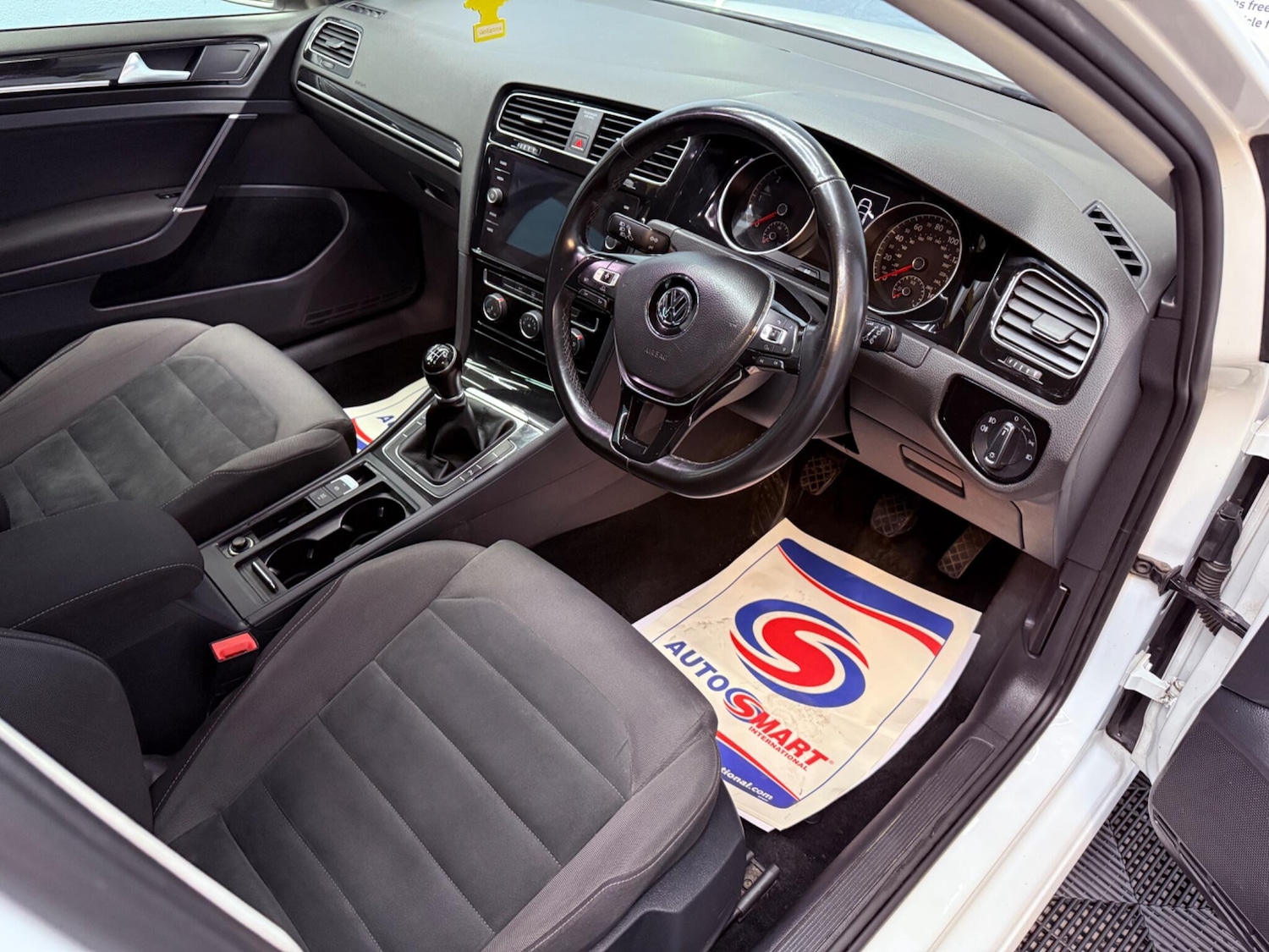 Used Volkswagen Golf 2017 for sale - 76987632: Photo 11