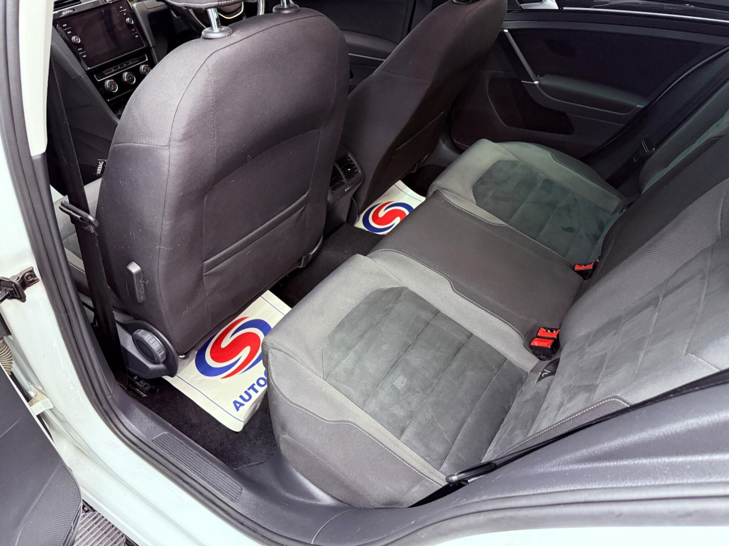 Used Volkswagen Golf 2017 for sale - 76987632: Photo 13