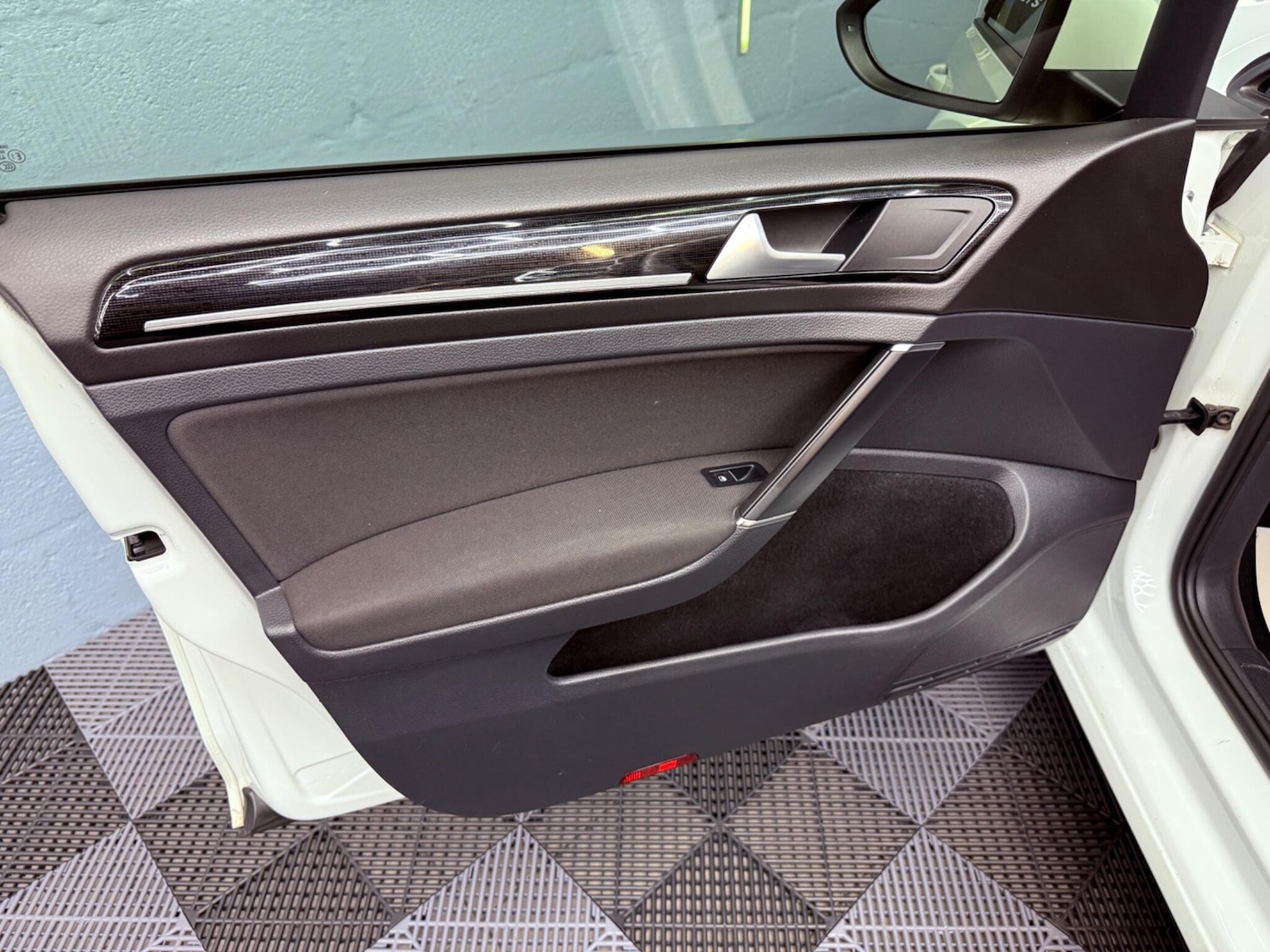 Used Volkswagen Golf 2017 for sale - 76987632: Photo 17