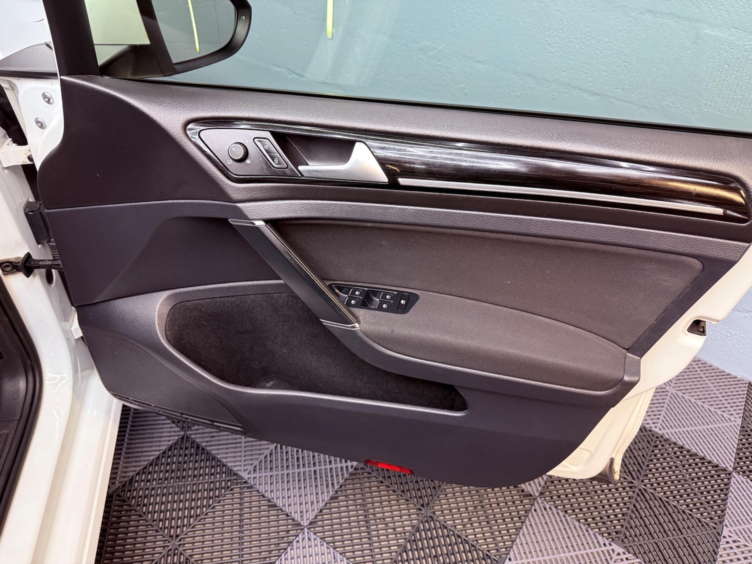 Used Volkswagen Golf 2017 for sale - 76987632: Photo 20