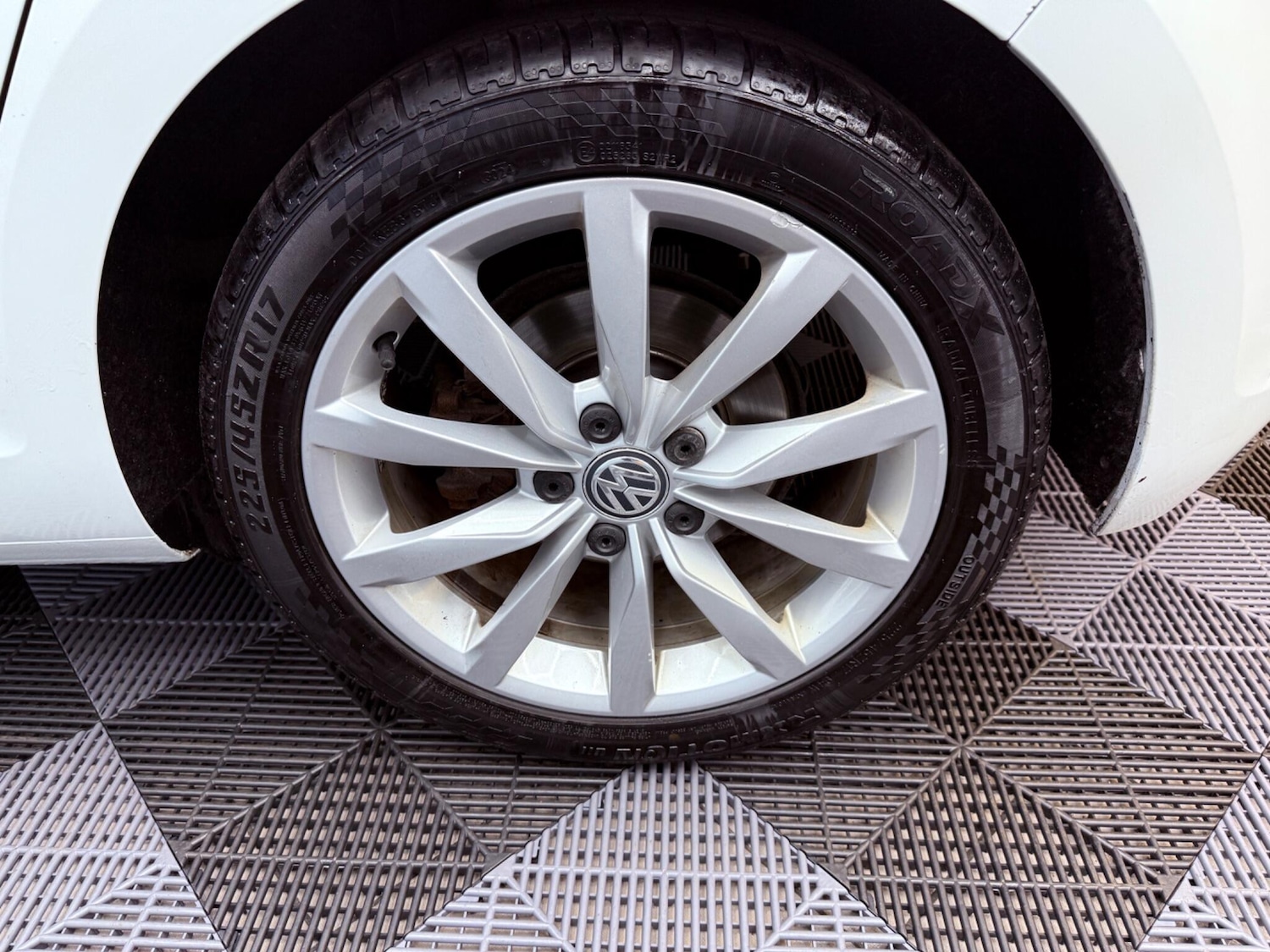 Used Volkswagen Golf 2017 for sale - 76987632: Photo 22