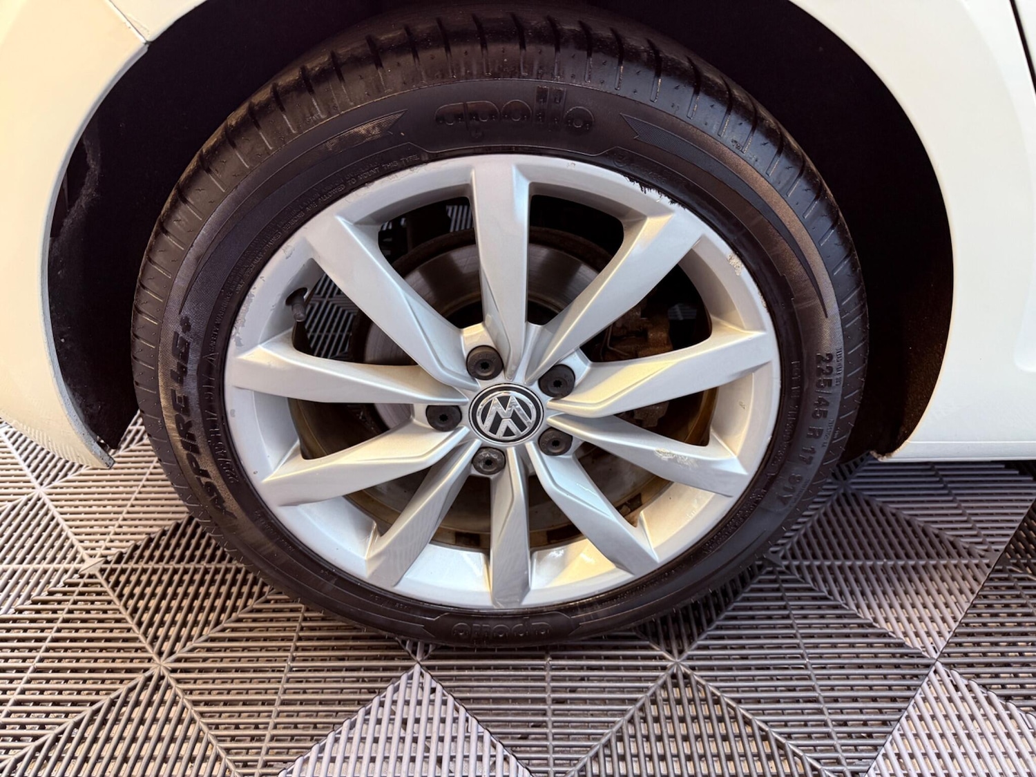 Used Volkswagen Golf 2017 for sale - 76987632: Photo 23