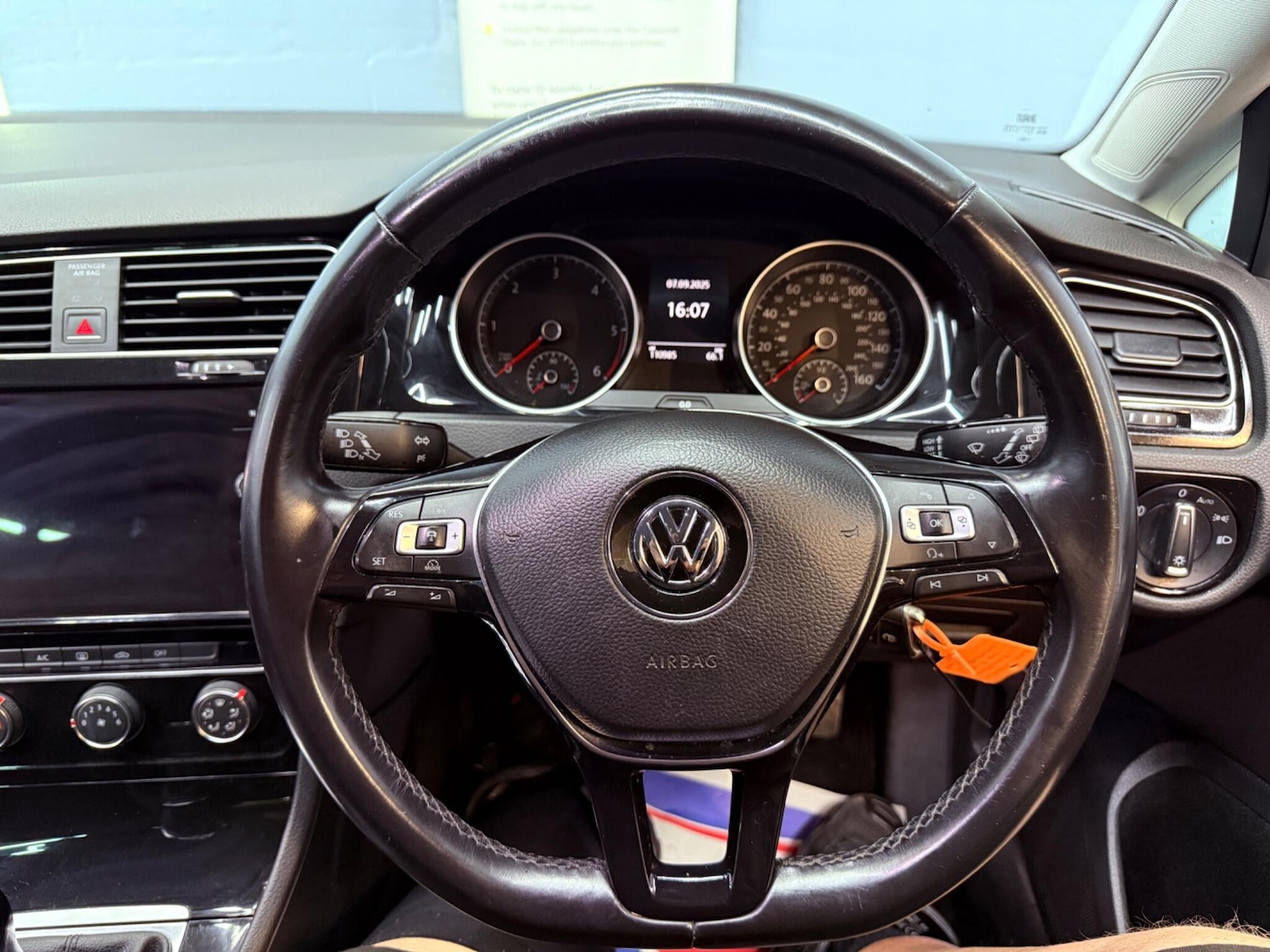 Used Volkswagen Golf 2017 for sale - 76987632: Photo 34