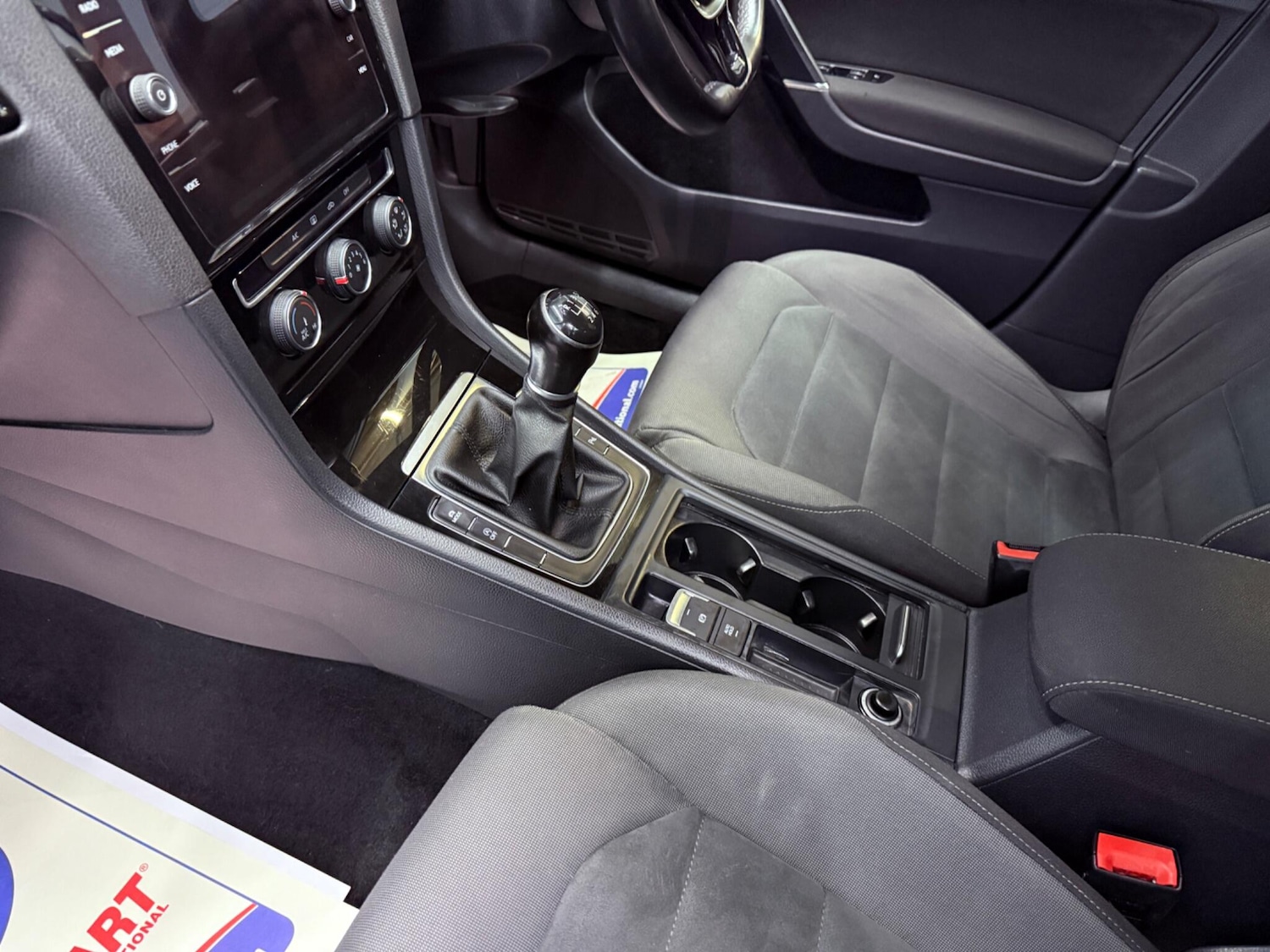 Used Volkswagen Golf 2017 for sale - 76987632: Photo 36