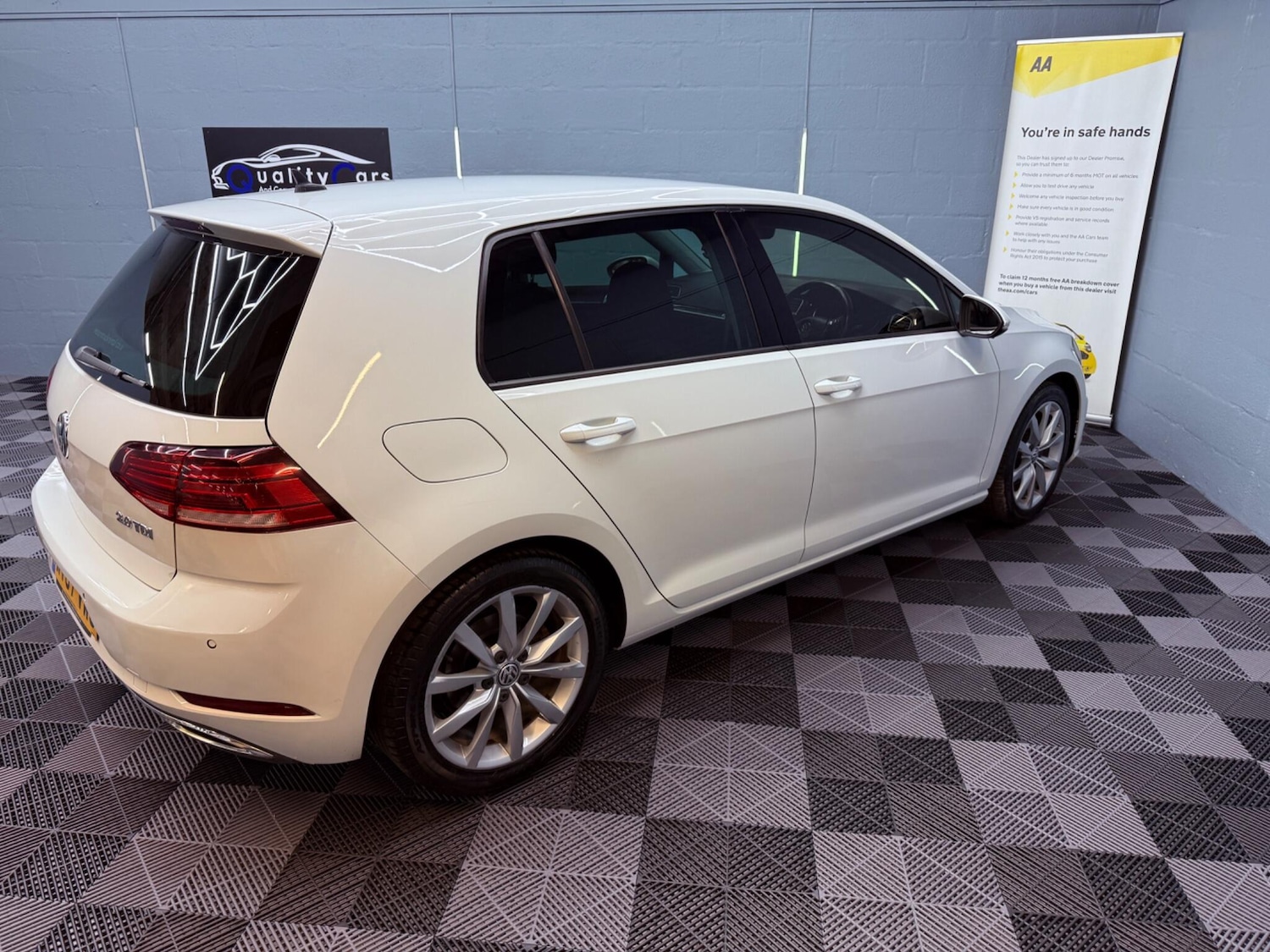 Used Volkswagen Golf 2017 for sale - 76987632: Photo 9
