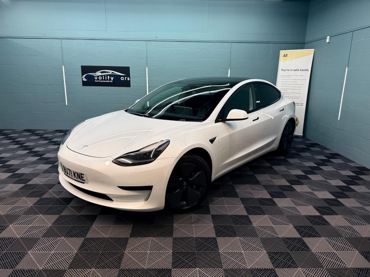 Used Tesla Model 3 for sale - 77658874: Photo 3