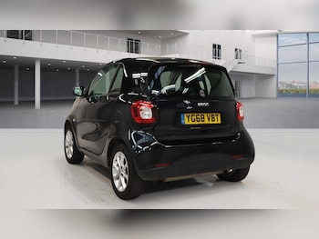 Used smart fortwo 2018 for sale - 76433116: Photo