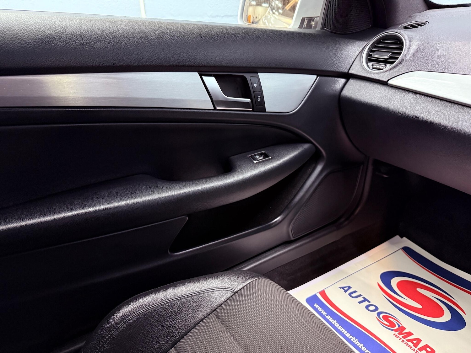 Used Mercedes-Benz C Class 2012 for sale - 76992454: Photo 11