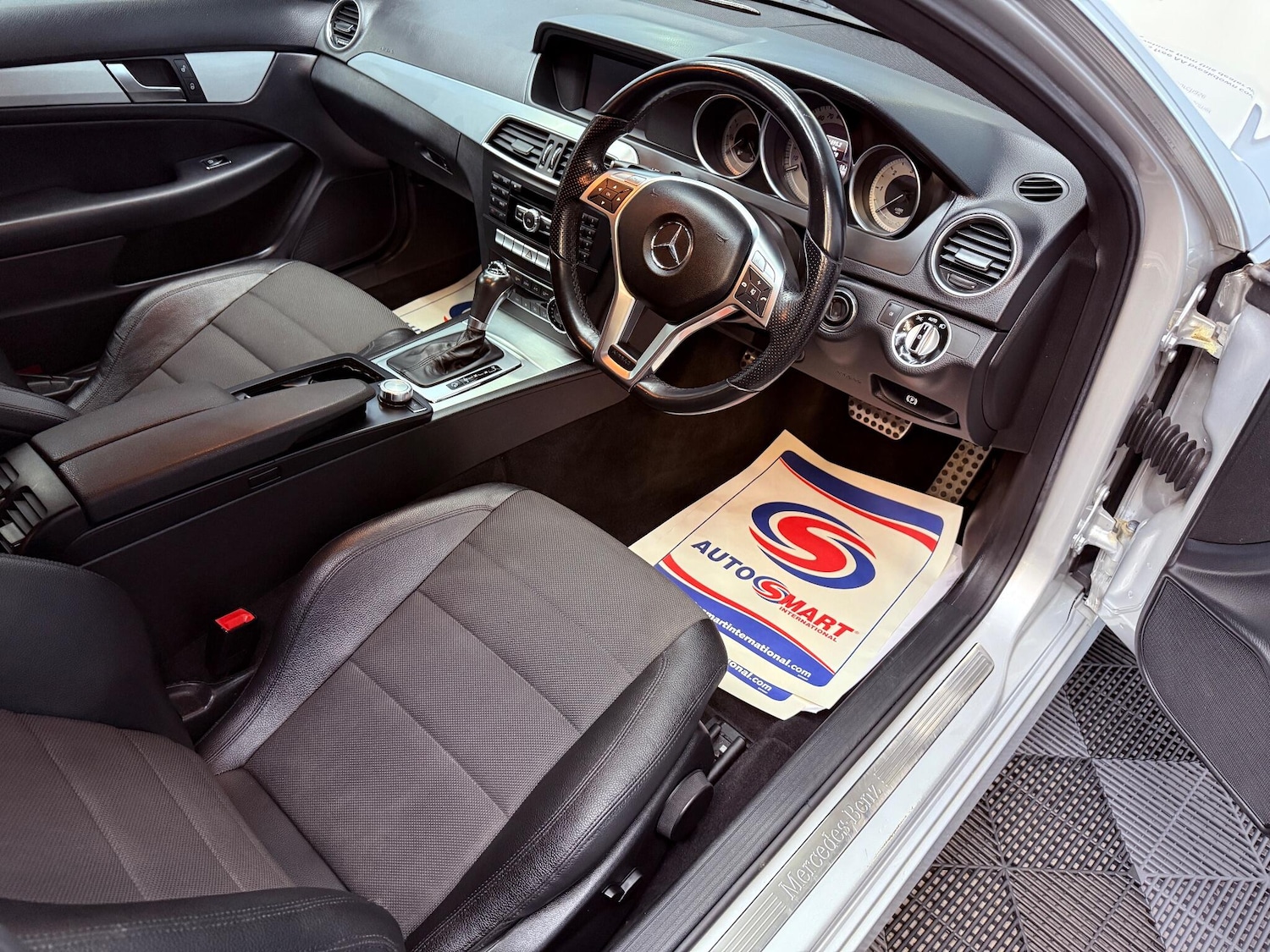 Used Mercedes-Benz C Class 2012 for sale - 76992454: Photo 38