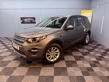 Used Land Rover Discovery Sport 2016 for sale - 75928519: Photo
