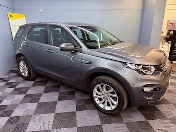 Used Land Rover Discovery Sport 2016 for sale - 75928519: Photo