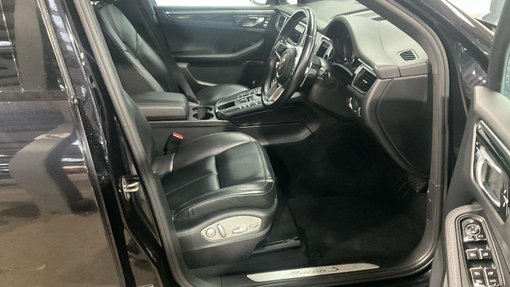 Used Porsche Macan 2017 for sale - 76432727: Photo 11