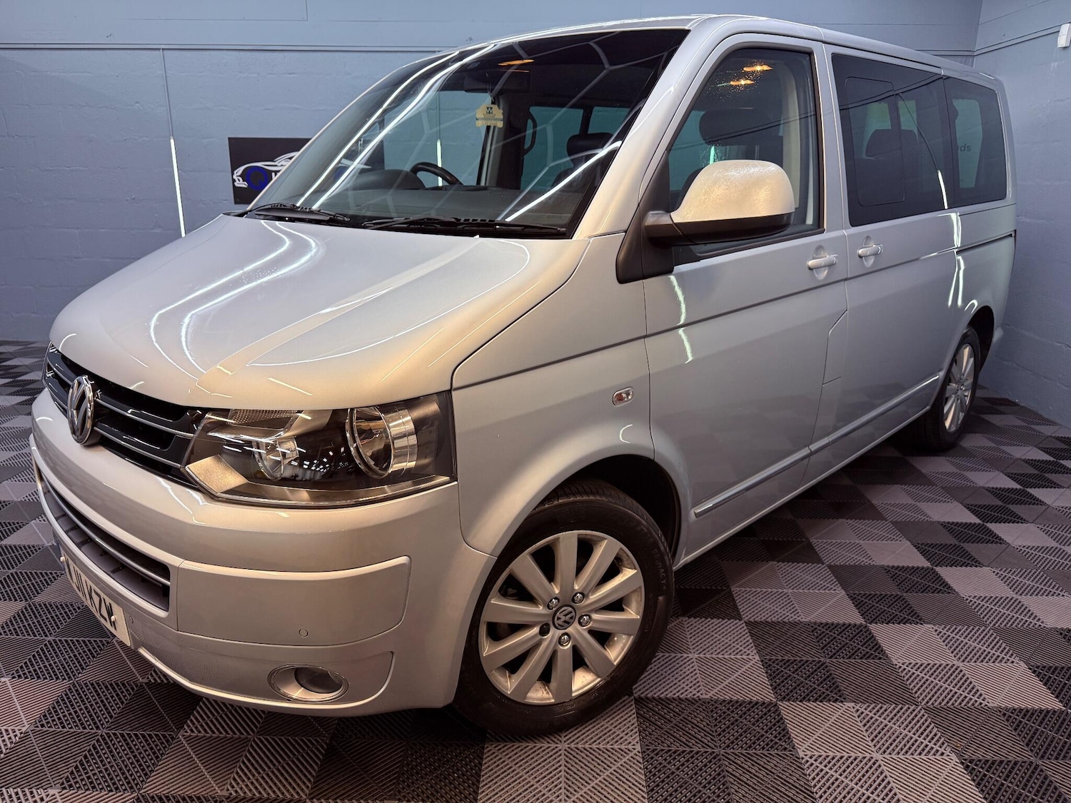 Used Volkswagen Caravelle 2011 for sale - 76306746: Photo 1