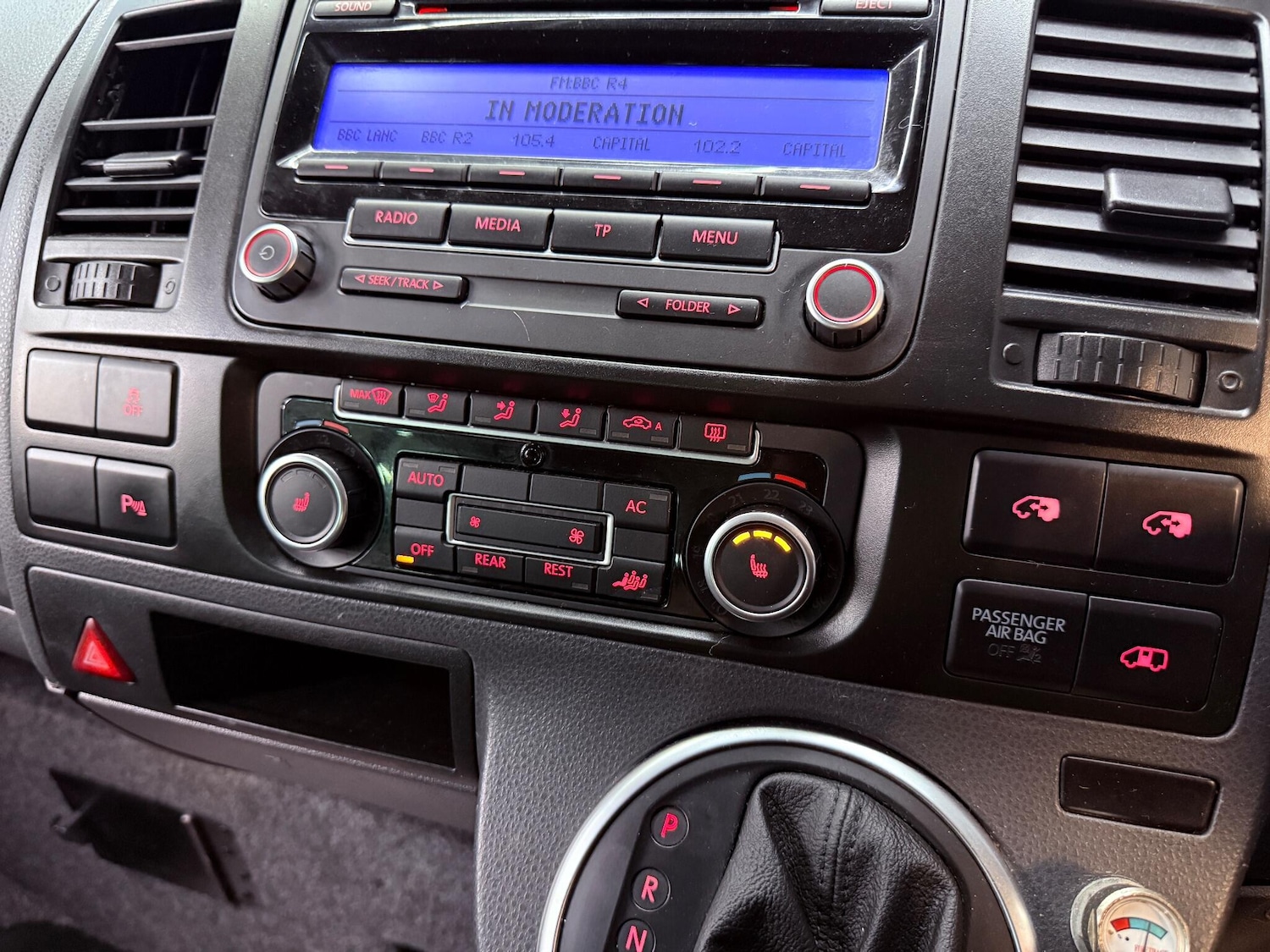 Used Volkswagen Caravelle 2011 for sale - 76306746: Photo 10