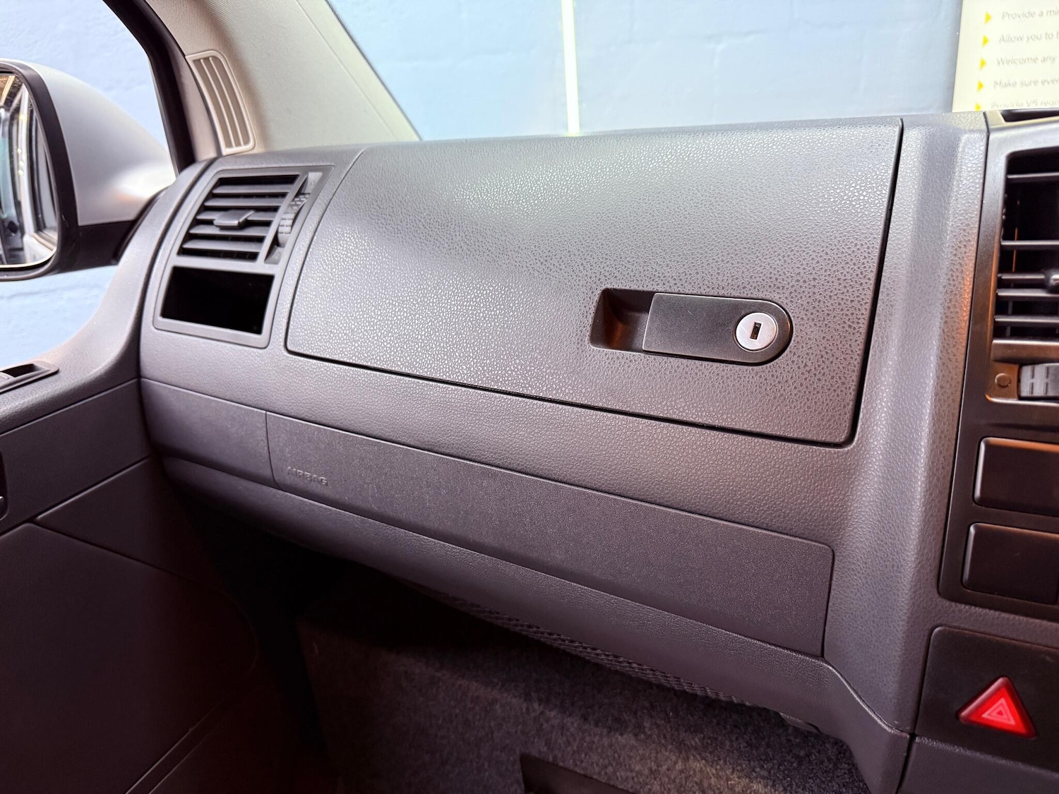 Used Volkswagen Caravelle 2011 for sale - 76306746: Photo 11