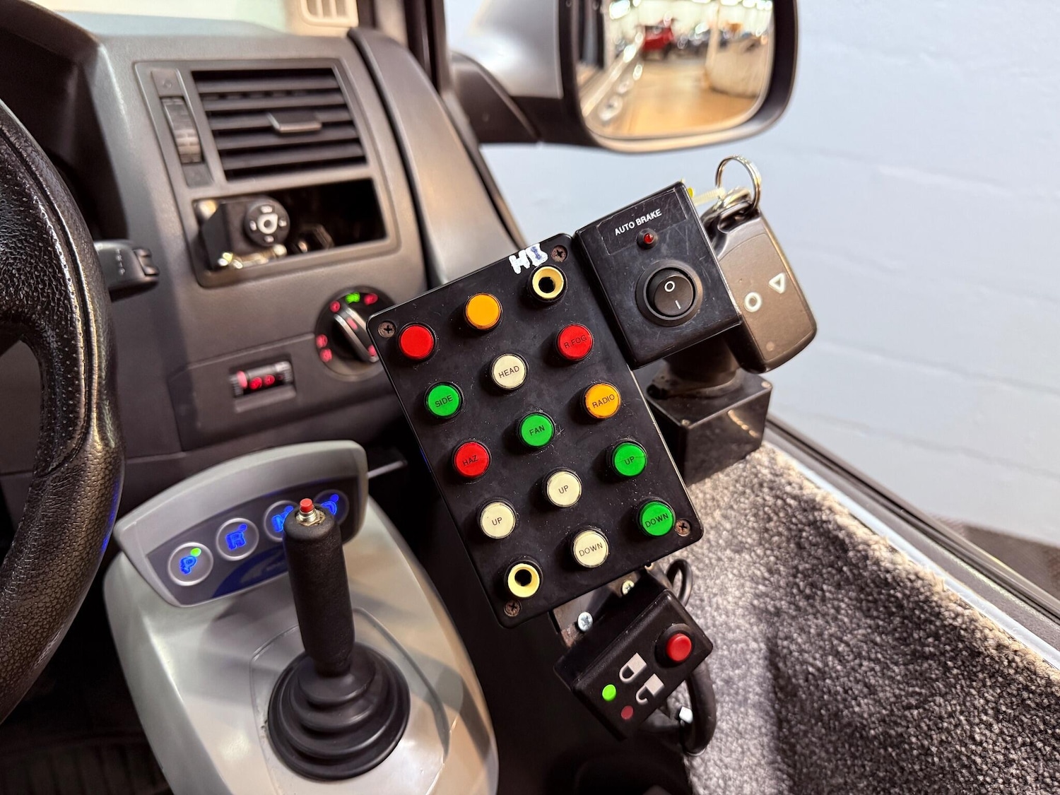 Used Volkswagen Caravelle 2011 for sale - 76306746: Photo 17