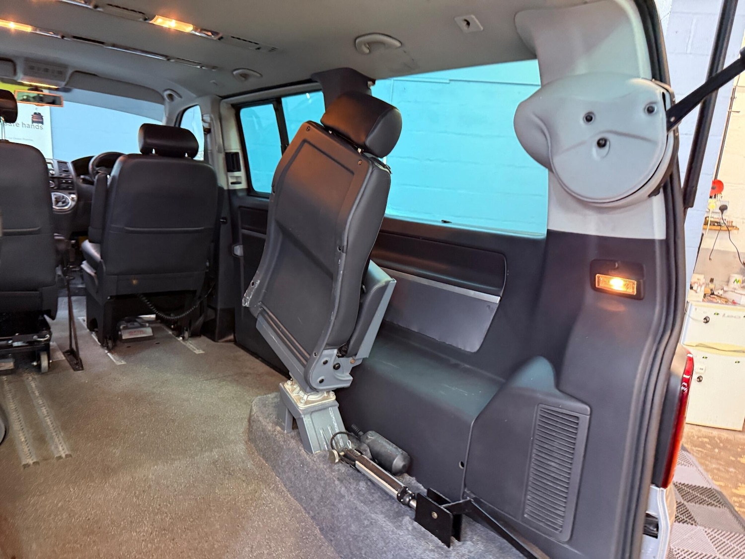 Used Volkswagen Caravelle 2011 for sale - 76306746: Photo 36