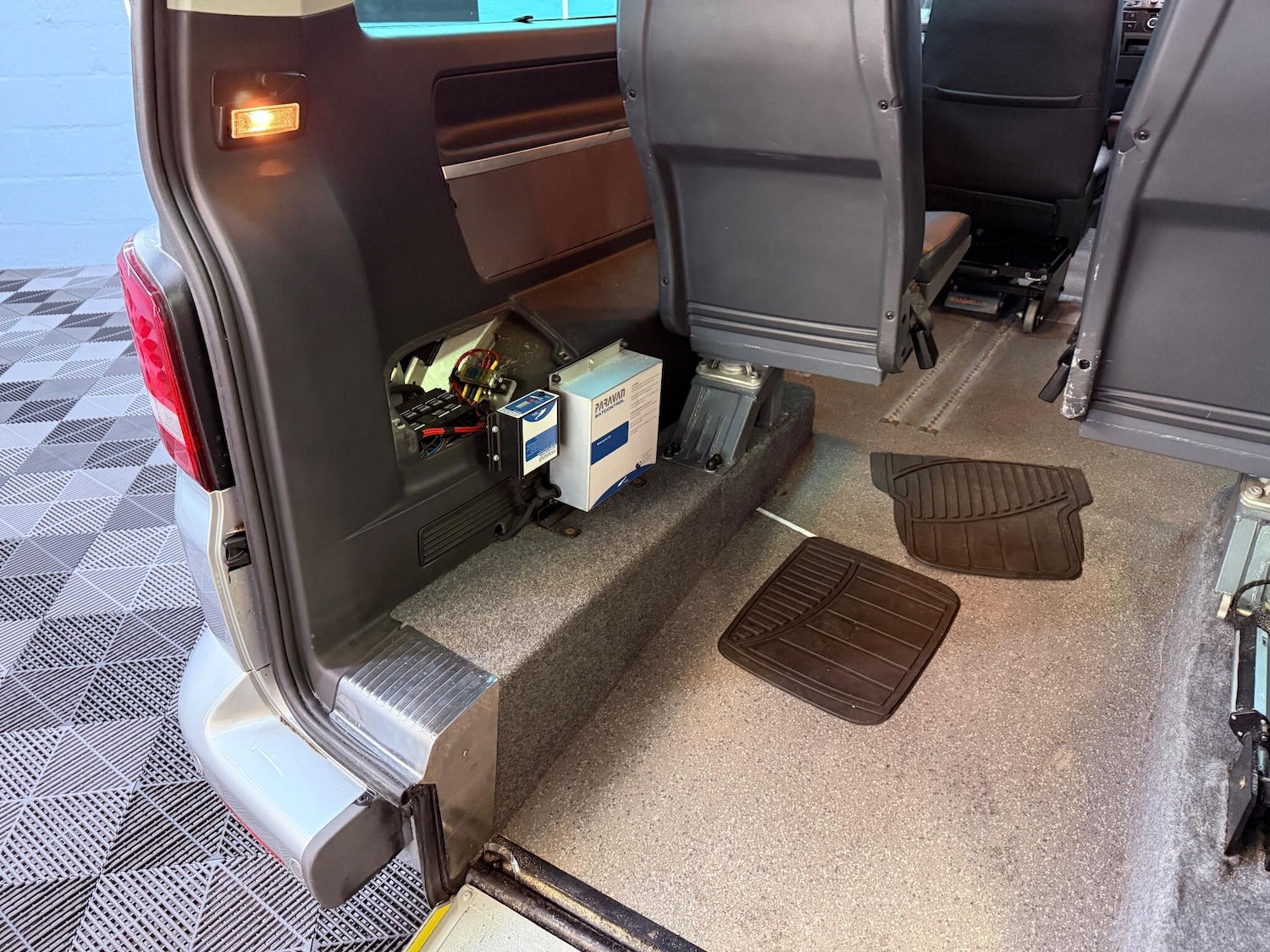 Used Volkswagen Caravelle 2011 for sale - 76306746: Photo 39