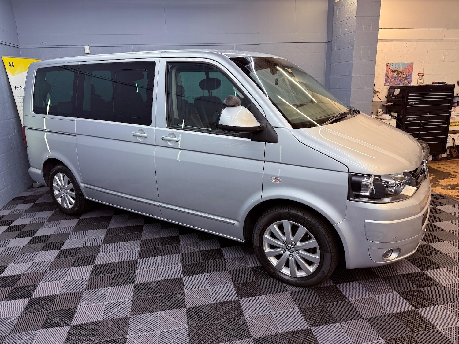 Used Volkswagen Caravelle 2011 for sale - 76306746: Photo 4