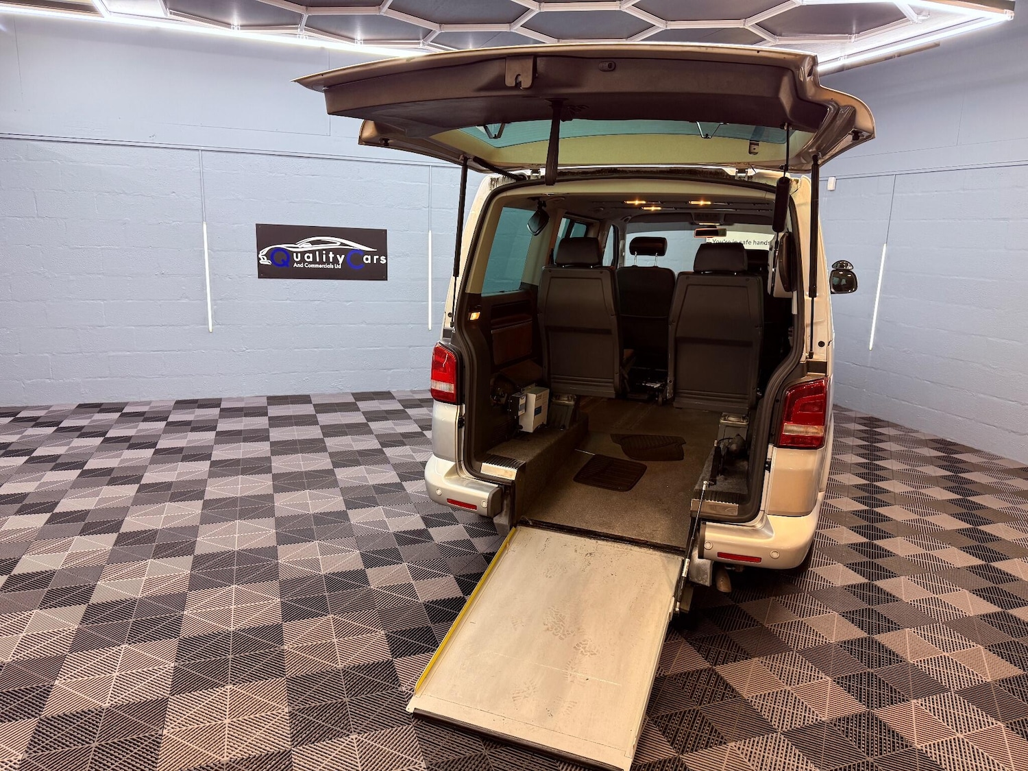 Used Volkswagen Caravelle 2011 for sale - 76306746: Photo 41