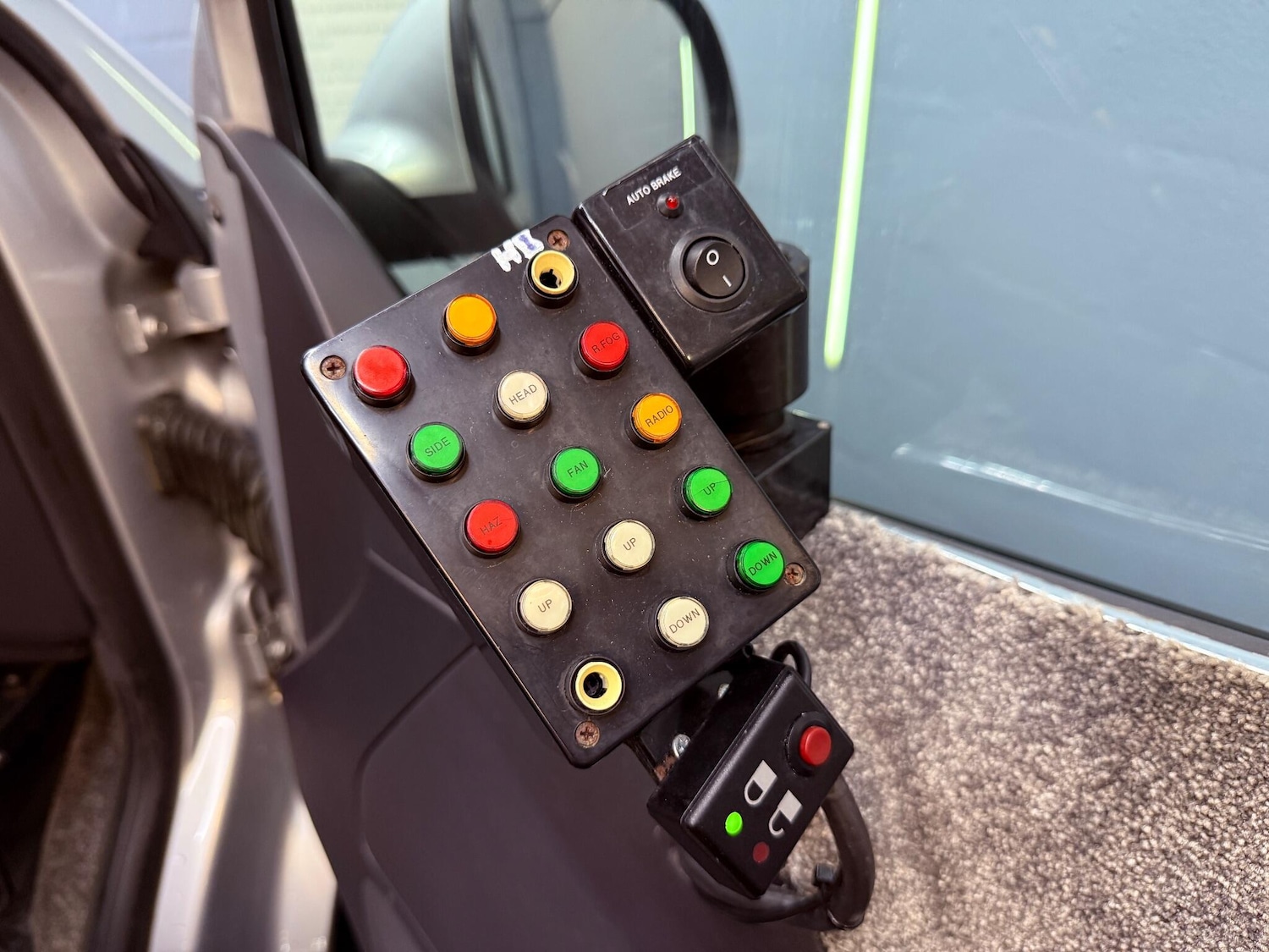 Used Volkswagen Caravelle 2011 for sale - 76306746: Photo 45