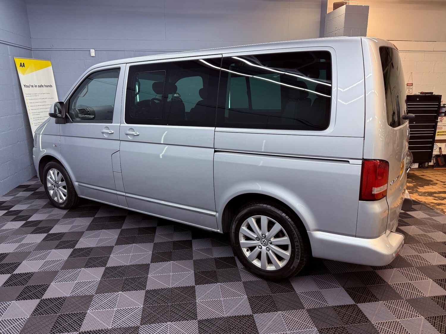 Used Volkswagen Caravelle 2011 for sale - 76306746: Photo 49