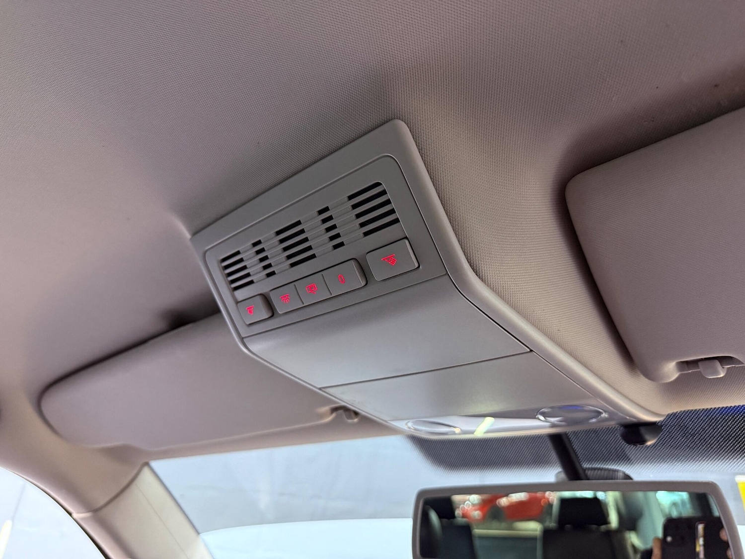 Used Volkswagen Caravelle 2011 for sale - 76306746: Photo 9