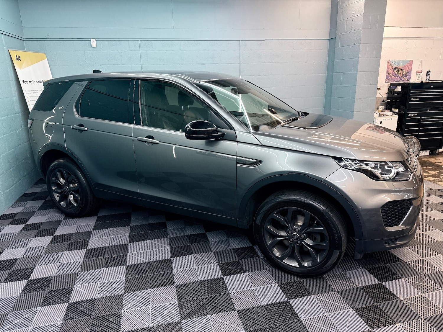 Used Land Rover Discovery Sport 2019 for sale - 76473136: Photo 3