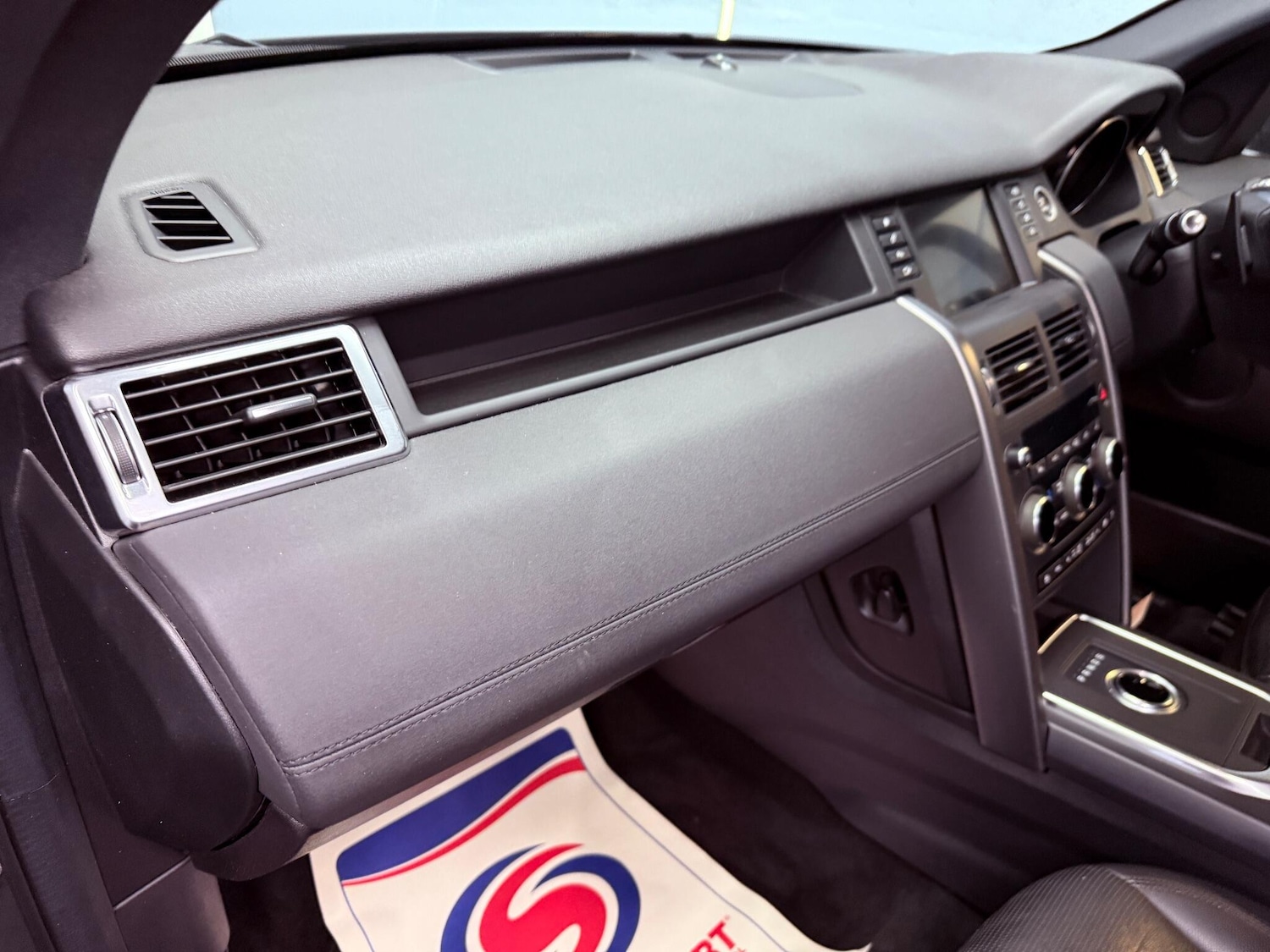 Used Land Rover Discovery Sport 2019 for sale - 76473136: Photo 30