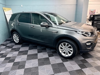 Used Land Rover Discovery Sport 2017 for sale - 76671690: Photo