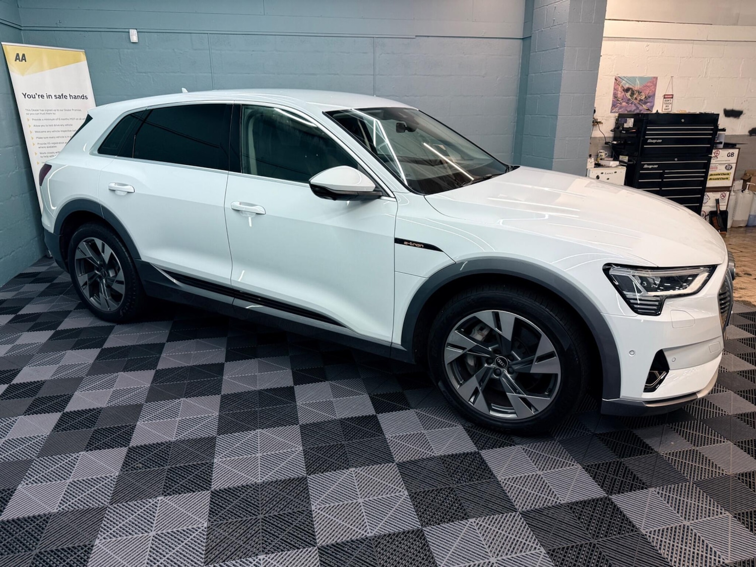 Used Audi e-tron 2020 for sale - 77175394: Photo 4