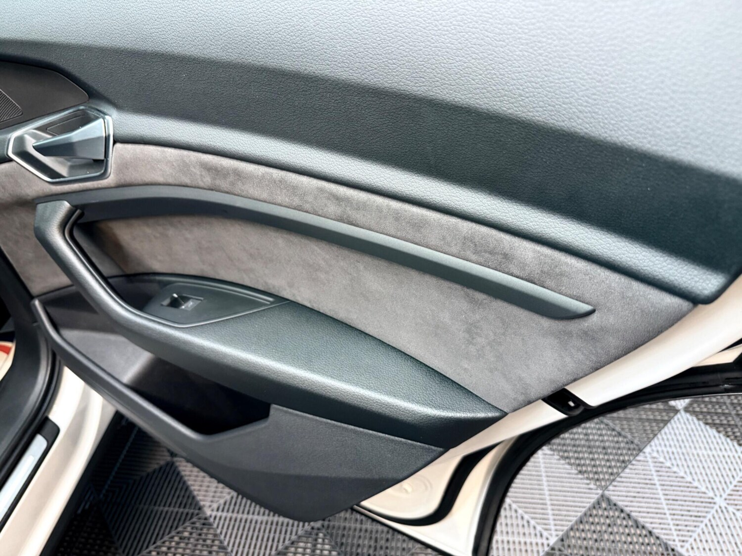 Used Audi e-tron 2020 for sale - 77175394: Photo 60