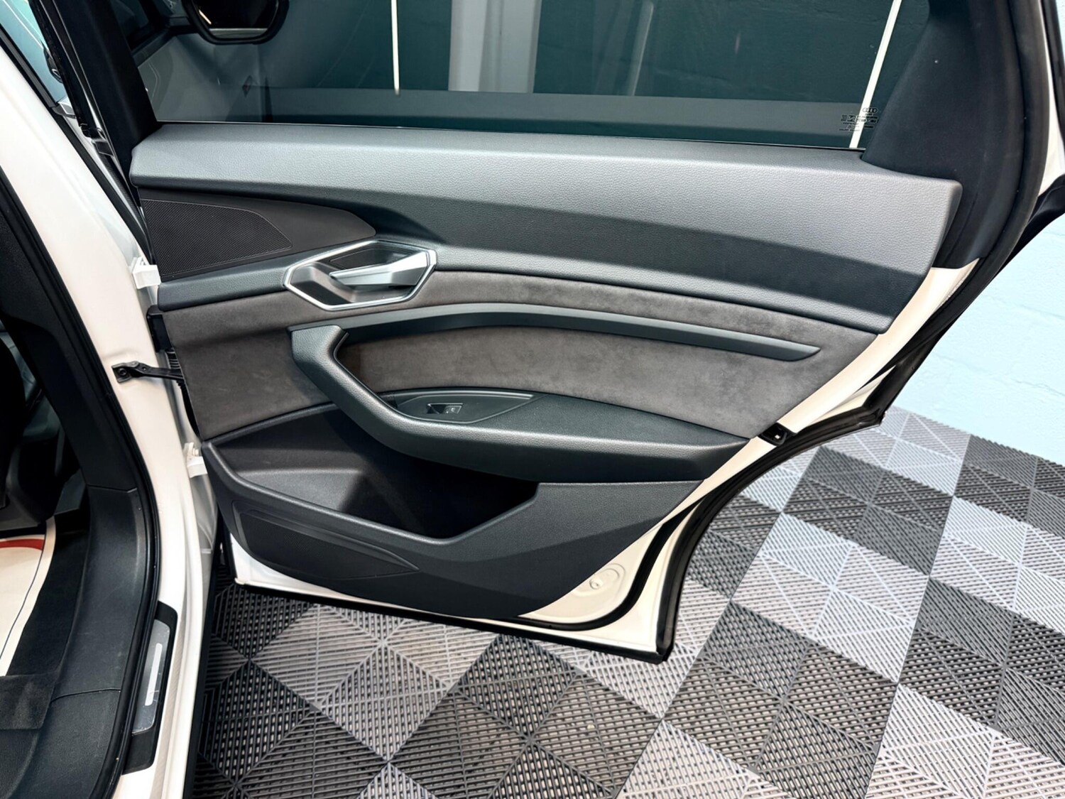 Used Audi e-tron 2020 for sale - 77175394: Photo 61