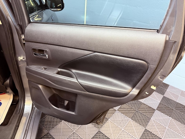 Used Mitsubishi Outlander 2014 for sale - 75257898: Photo 38