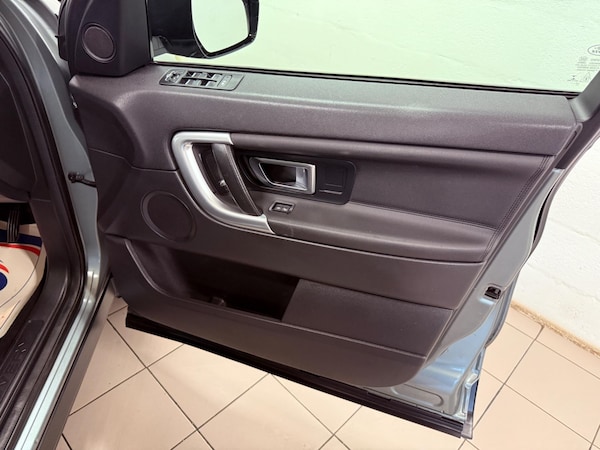 Used Land Rover Discovery Sport 2018 for sale - 75246279: Photo 25